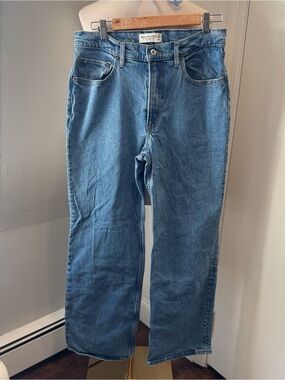 Abercrombie & Fitch The '90s Relaxed High Rise Jean Medium Wash | 30 Regular